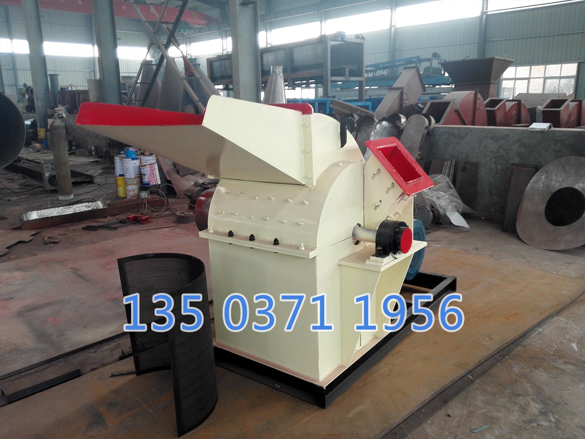 PTO驅(qū)動(dòng)多功能碎木機(jī)