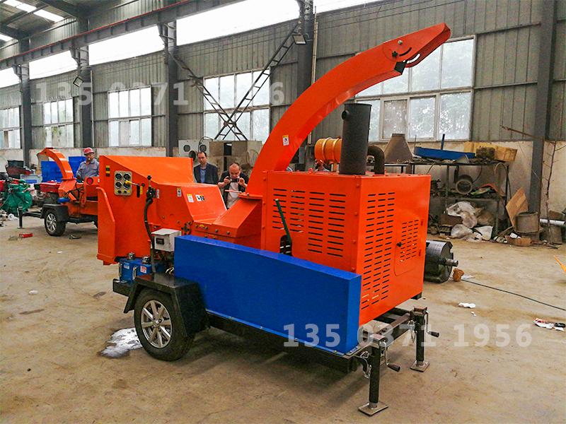 拖拉機(jī)樹枝粉碎機(jī)