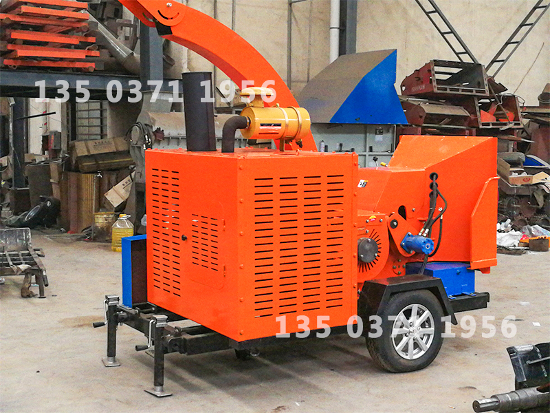 盤錦市移動(dòng)式園林樹枝粉碎機(jī)