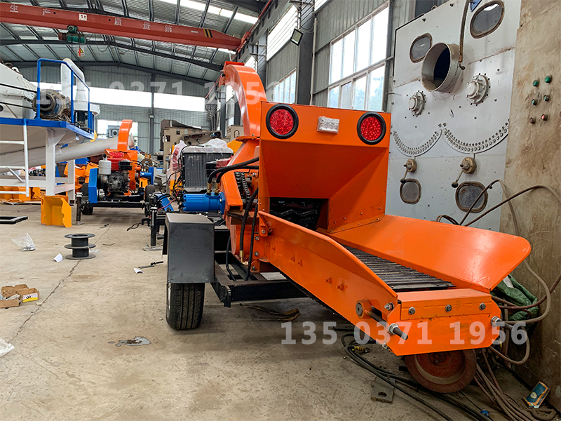 移動(dòng)樹枝破碎機(jī)