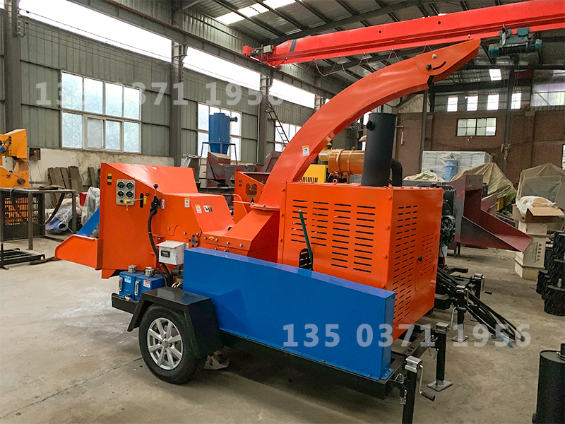 中型蘋果樹枝粉碎機(jī)