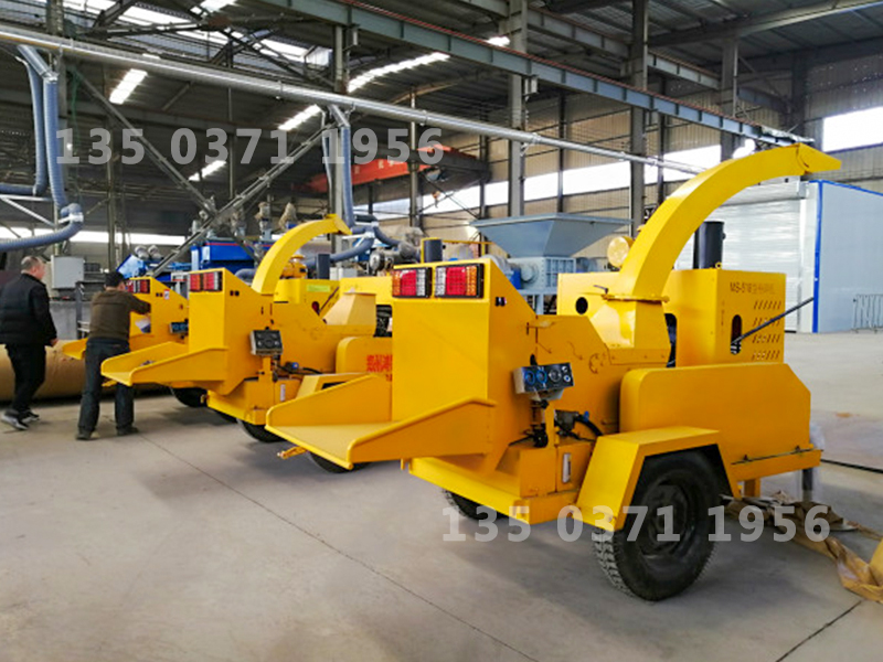 移動(dòng)式園林樹(shù)枝粉碎機(jī)