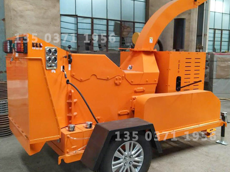 移動(dòng)園林樹枝粉碎機(jī)